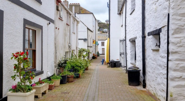 Luxurious Holiday Home Near the Beach at Looe Cornwall, Book Hotel Hoteller i Looe med parkering, nær Plaidy Beach, Parkering