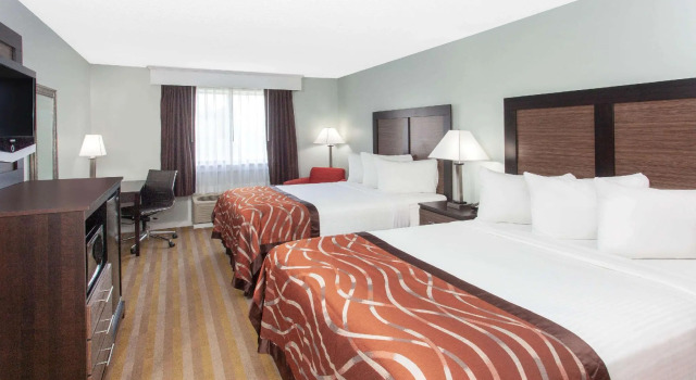 Четырёхместный номер Standard Baymont by Wyndham Grand Haven