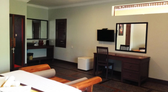 Двухместный люкс с видом на бассейн Green Empire Resort