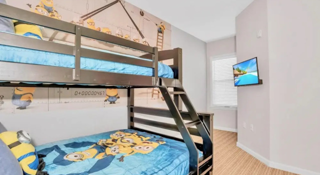 Near Disney - Stunning 3BR With Pool and Hot Tub