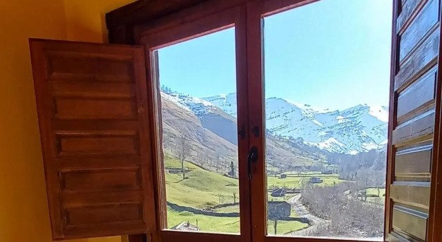 Двухместный номер Standard с видом на горы Posada La Vieja Escuela Valles Pasiegos