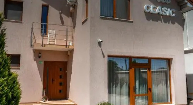Pensiunea Clasic, Rezervovat Hotel Hotely v Hunedoara s parkováním, Parkování
