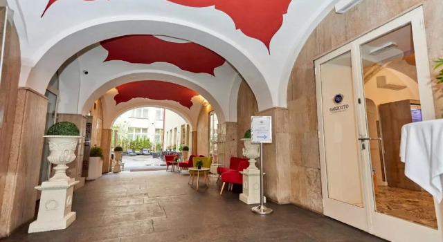 Hotel Garden Court