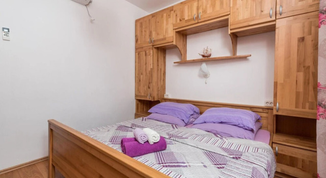 Awesome Apartment in Supetarska Draga With Wifi and 2 Bedrooms