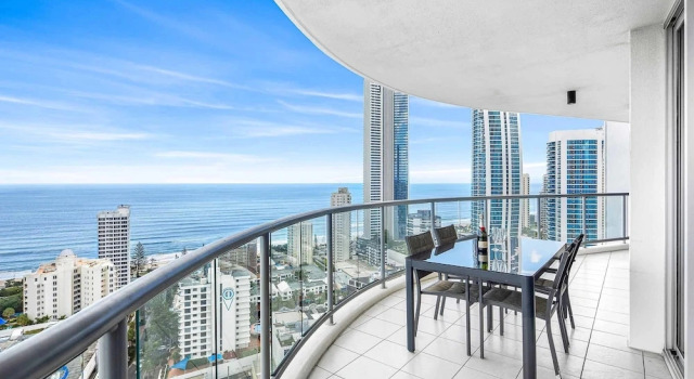 Апартаменты с 2 комнатами с балконом и с видом на океан Chevron Renaissance-Resort Style Living managed by Gold Coast Premium