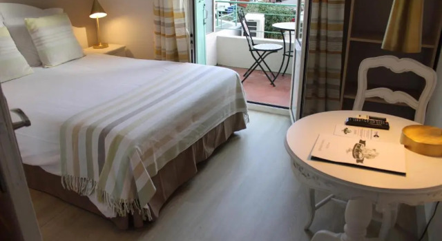 Двухместный номер Standard с частичным видом на море Hôtel La Villa des Oliviers, Seaside Hotel