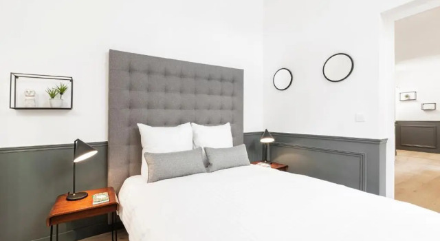 NEW! Luxury 3 Bedrooms Opera I by Livinparis, Забронировать Отель 9-й округ: Опера Париж, рядом с Гран Бульвар
