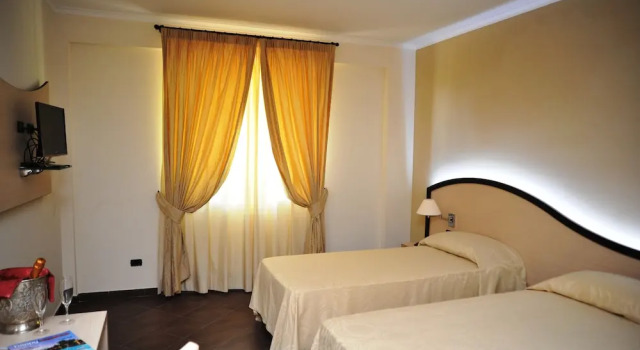 Четырёхместный номер Standard с балконом Villa Icidia