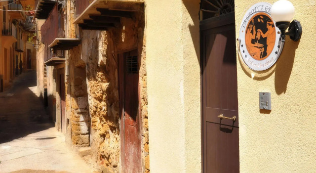 B&B La Grotta Greca, Book Bed and Breakfast Hotels in Sicily with Parking, Parking