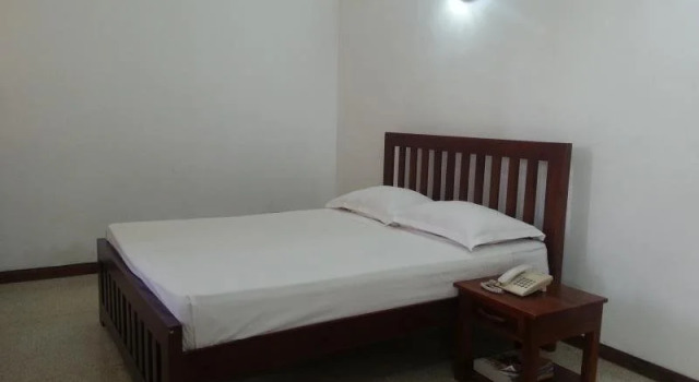 Hotel 12, Забронировать Отель Отели Западной провинции 3 звезды, 3*