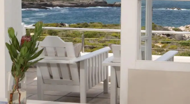 Двухместный люкс Ocean Eleven Guest House