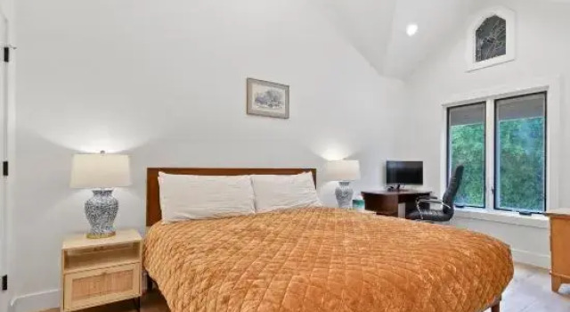 3Br Home Central to Main Street and Hiking Trails, with Private Firepit, Hot Tub & Balcony, Prenota Hotel Park City 