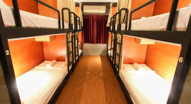 Кровать в общем номере (женский номер) ThongLor Travellers Hostel and Cafe