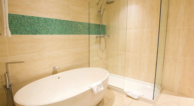 Двухместный полулюкс Crowne Plaza Dublin Blanchardstown by IHG