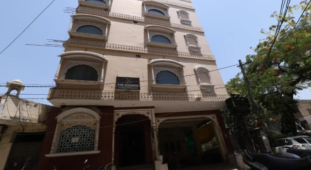 Hotel The New Knight, Забронировать Отель Отели штата Раджастхана с парковкой, Парковка