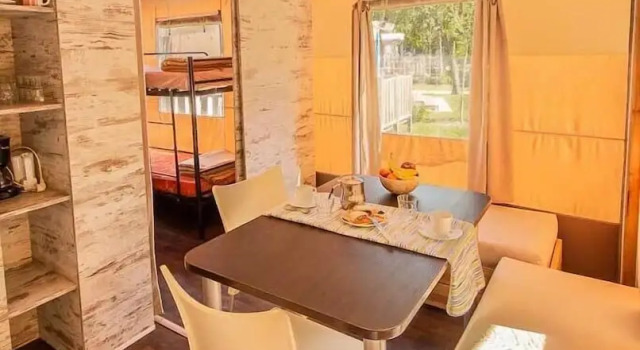 Кровать в общем номере Camping Village Mare Pineta