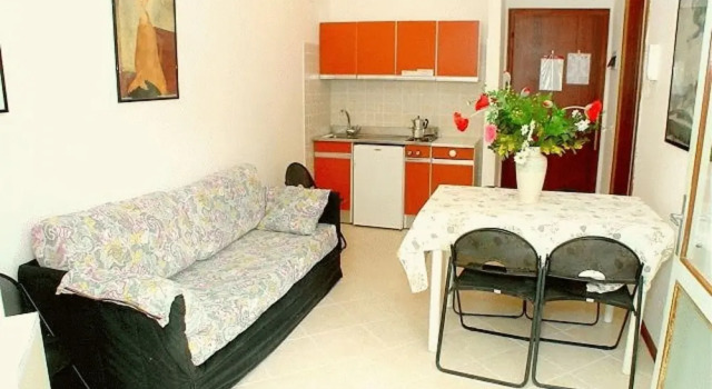 Cozy Apartment Near the Beach With Parking Space Included, Book Lejlighed Hoteller i Friuli Venezia Giulia med parkering, Parkering