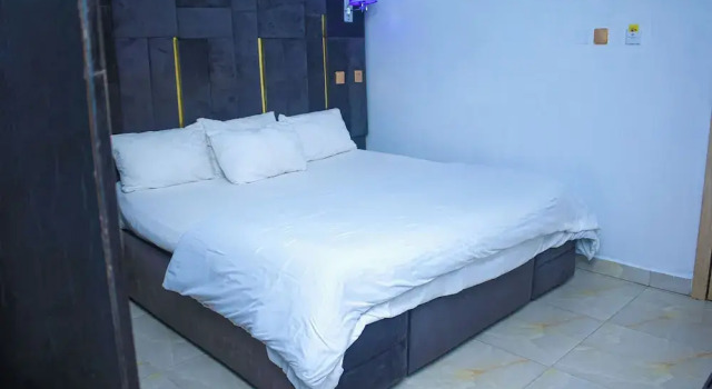 Marqueeland Hotel and suites, Book Hotel Ikeja 