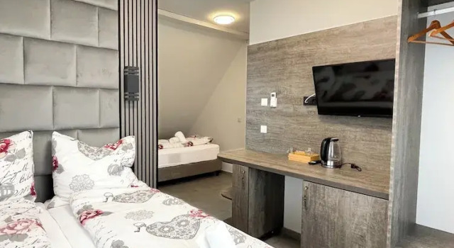 Трёхместный номер Standard Hotel Löwenstein