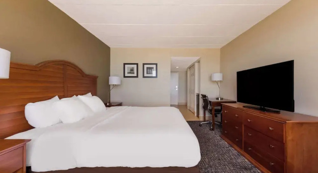 Двухместный номер Standard с балконом Comfort Inn South Oceanfront
