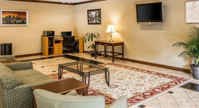 Quality Inn & Suites Statesboro, Boek Hotel Statesboro Georgia