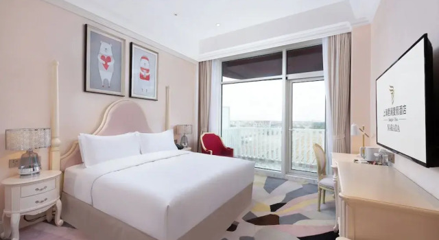 Номер Luxury NARADA Resort Shanghai Hotel Disney Store