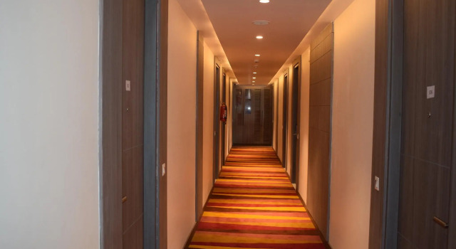 Hotel Deep Clarks Inn Lucknow, Забронировать Отель Отели Гомти Нагара с парковкой, Парковка