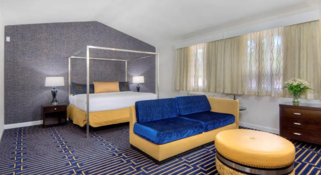 Люкс с балконом Best Western Plus Palm Court Hotel