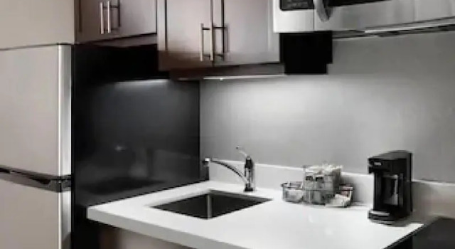 Четырёхместный люкс TownePlace Suites by Marriott Mississauga-Airport Corporate Centre