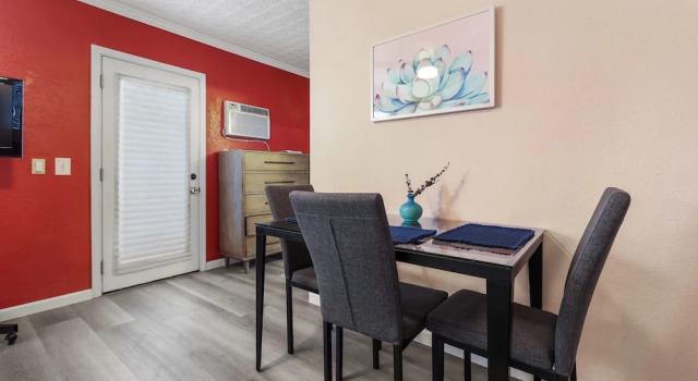 Sequoia Studio w/ Private Patio, Забронировать Апартаменты/квартира Висейлия штат Калифорния, рядом с Visalia Fox Theatre