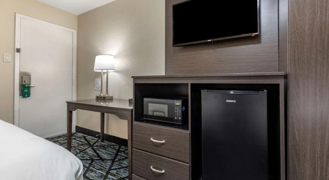 Standard quadruple chambre Quality Inn Cameron