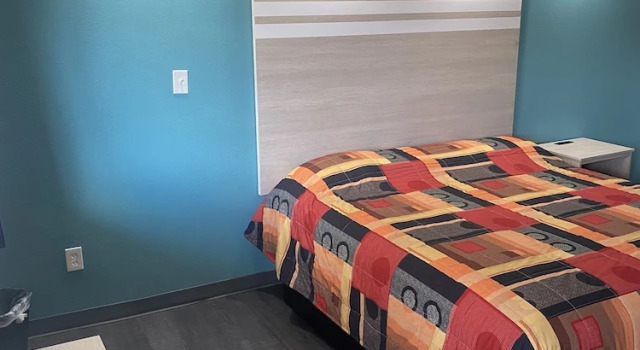 McGuires Motor Inn, Varaa Hotelli  
