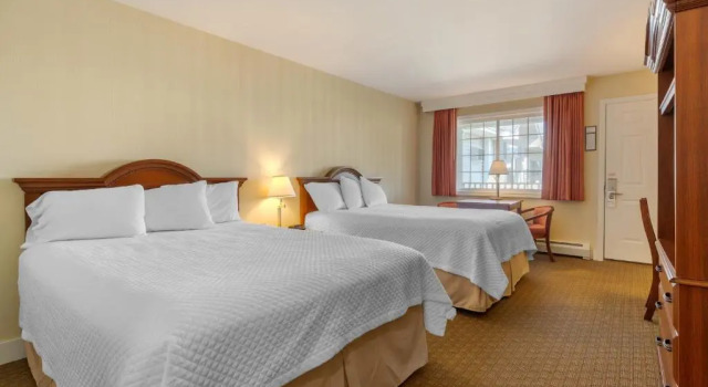Четырёхместный номер Standard Driftaway Hotel and Pool