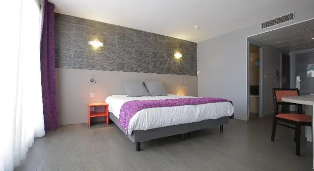 Номер Standard Logis Hôtel & Spa Marina dAdelphia