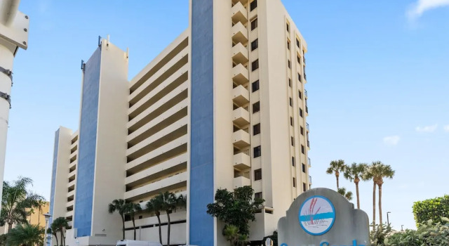 Ocean Sands 1101 by Distinctive Beach Rentals, Забронировать Апартаменты/квартира Апартаменты Мадейра-Бич, рядом с The Church by the Sea, Апартаменты/квартира