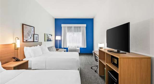 Четырёхместный номер Standard Spark by Hilton Duluth