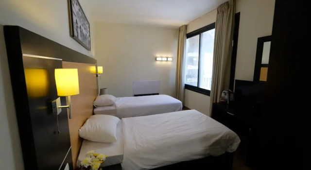 Трёхместный номер Economy с балконом New Capitol Hotel - Jerusalem