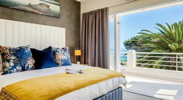 Camps Bay 4BR w Pool and Sea Views Atlantic Gem, Забронировать Дом для отпуска Коттеджи Cape Peninsula, Коттедж