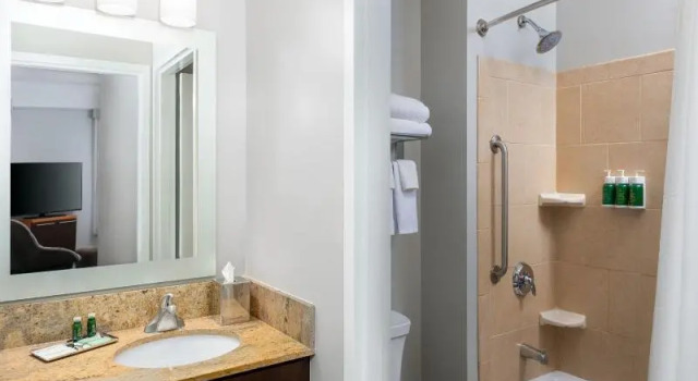 Двухместный люкс с 2 комнатами TownePlace Suites Buffalo Airport