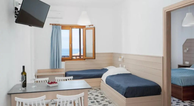 Трёхместный номер Standard с видом на море Spiros-Soula Family Hotel & Apartments