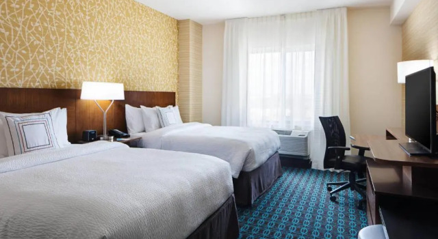Четырёхместный номер Standard Fairfield Inn & Suites by Marriott North Bergen