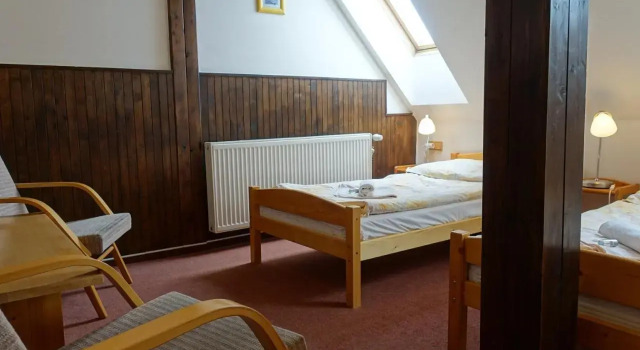 Welcoming Holiday Home With Private Garden, Heating, Parking, Rezervați Hotel Troskovice 