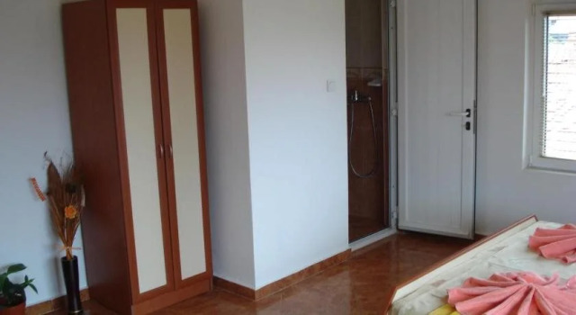 Moni Family House
