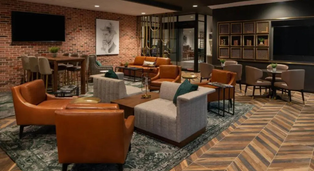 Четырёхместный клубный номер Standard New Orleans Marriott Warehouse Arts District