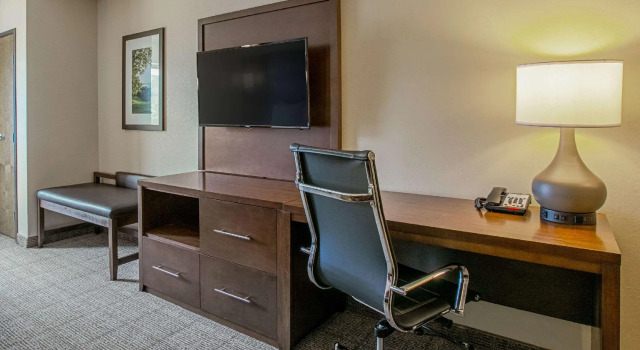Двухместный люкс Comfort Suites Fishkill near Interstate 84