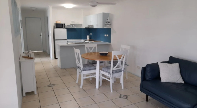 Апартаменты с 2 комнатами с видом на гавань Airlie Apartments