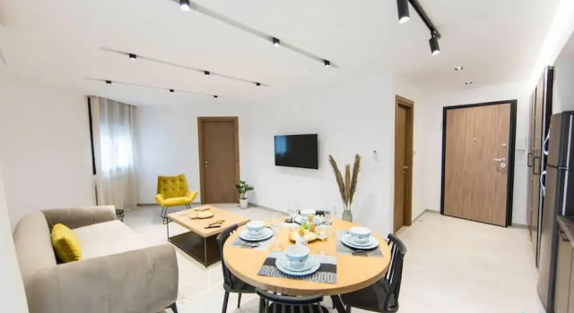 Апартаменты Sunset 203 Luxury apt With Gym in Lac1