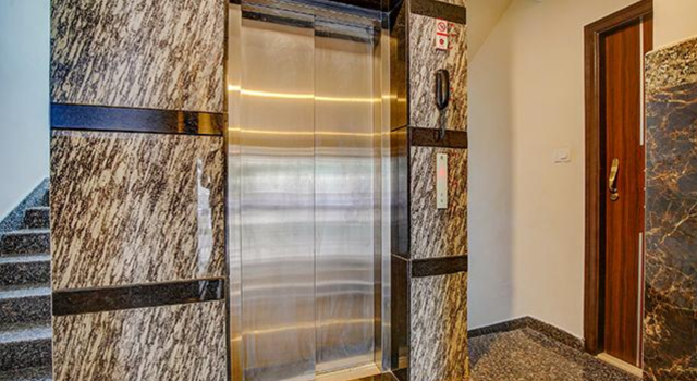FabHotel Greenwood Xpress Inn - Nr Manipal Hospital, Забронировать Отель Индиранагар Бангалор, рядом с Больница Манипал