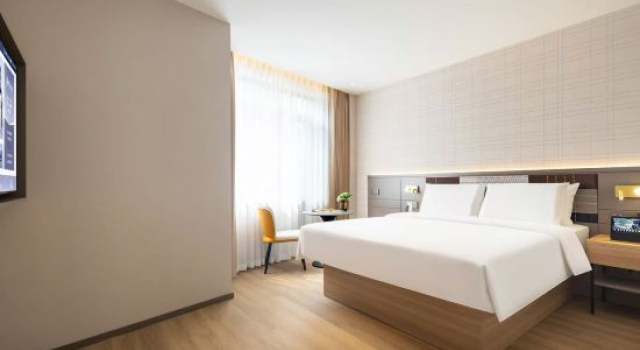 Люкс Premier Homeinn Plus Hotel  (Tongliao  Government)