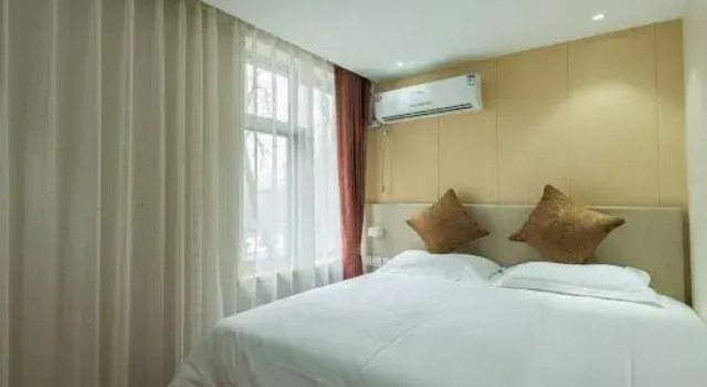 Beijing Letu Hotel(Beijing Gulou Metro Station Store)
